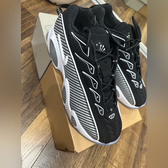 Nike NOCTA Glides - Picture 4 of 7